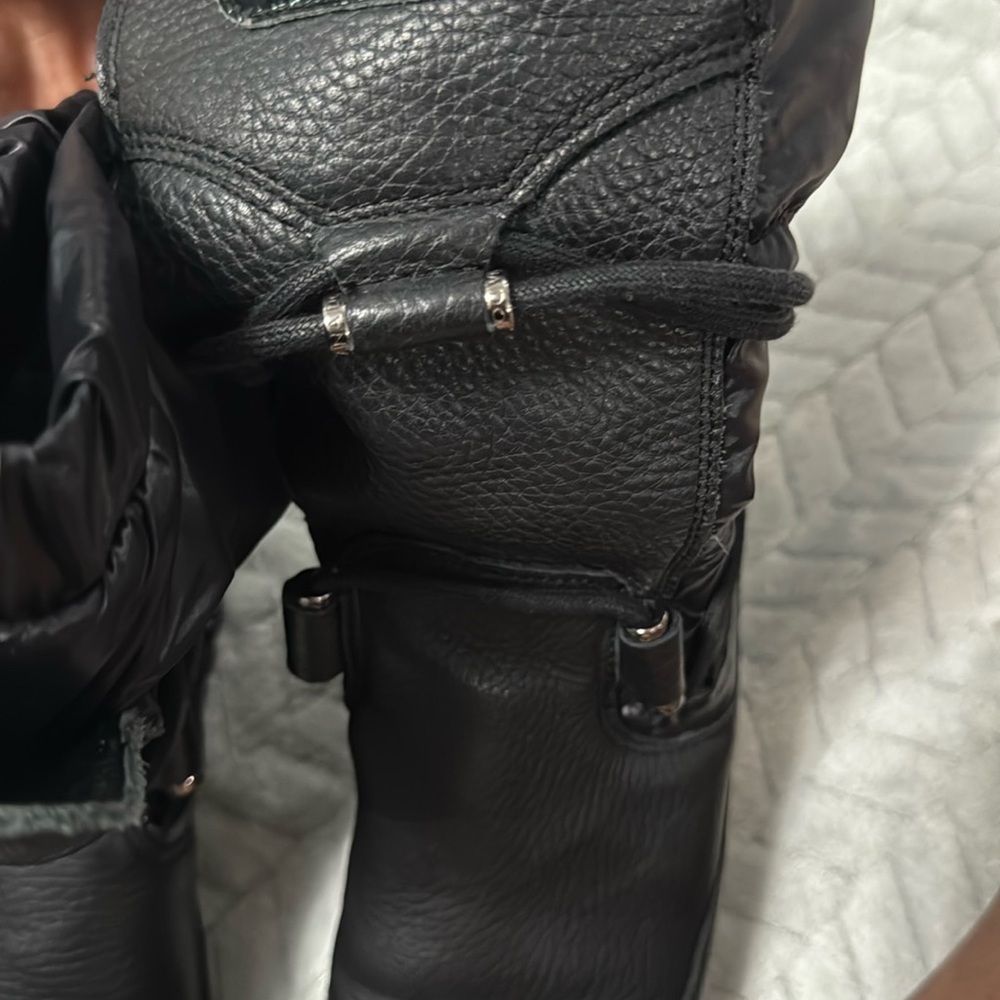 Dolce & Gabbana Black Leather Women's Boots - Picture 7 of 9